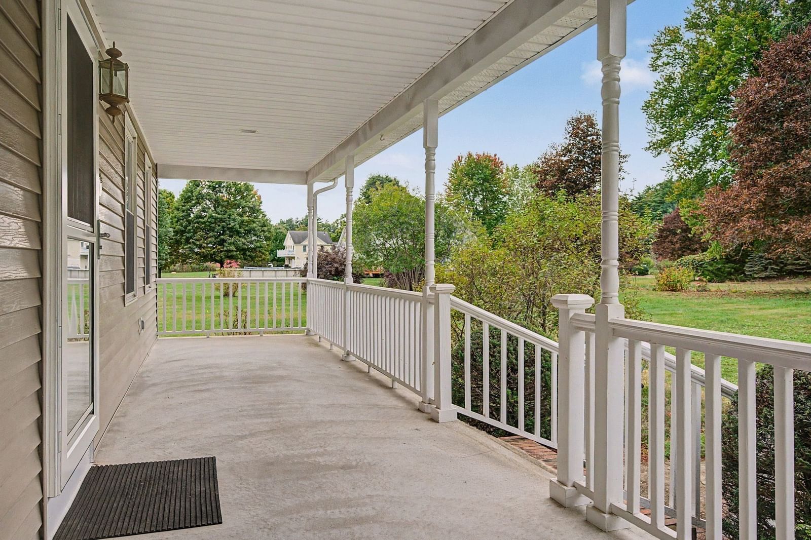 35 Cook Rd Southampton — Photo 5 of 36