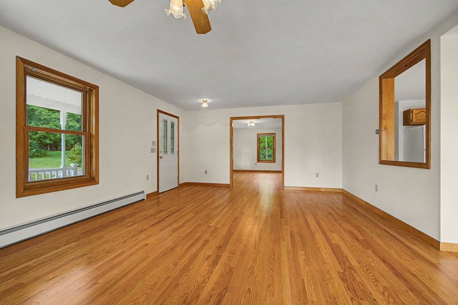 35 Cook Rd Southampton — Photo 6 of 36
