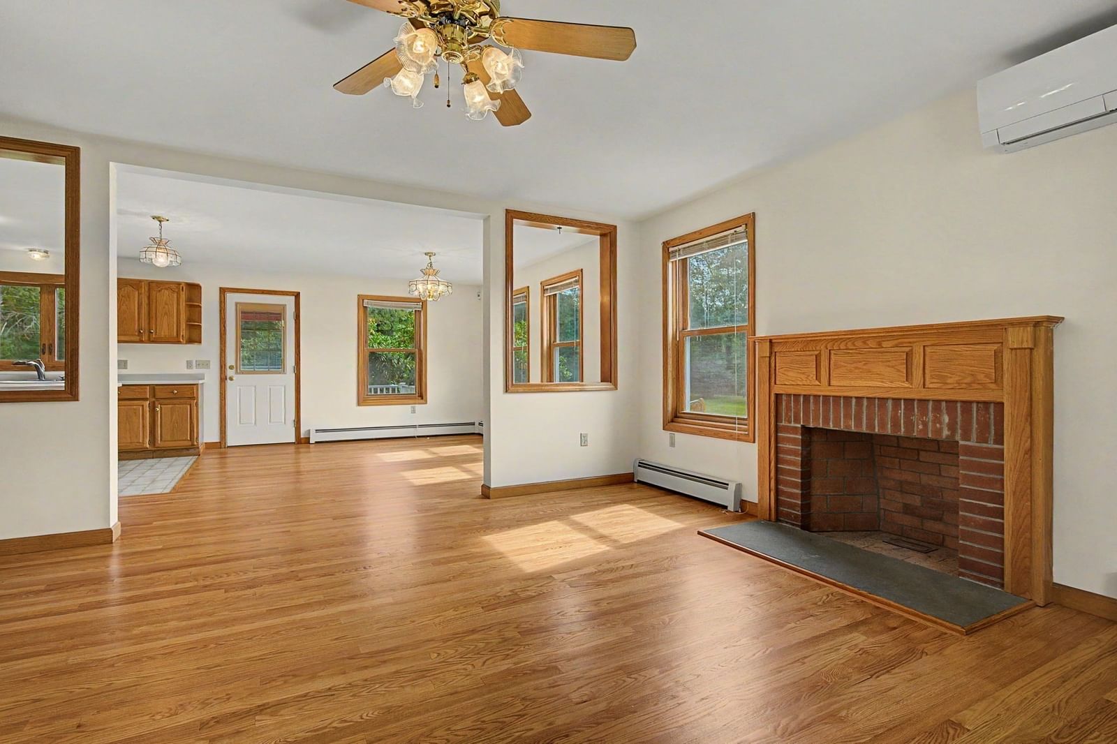 35 Cook Rd Southampton — Photo 8 of 36