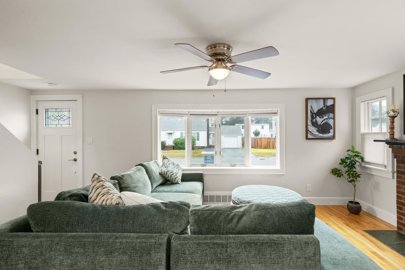 13 Rainbow Cir Peabody — Photo 2 of 32