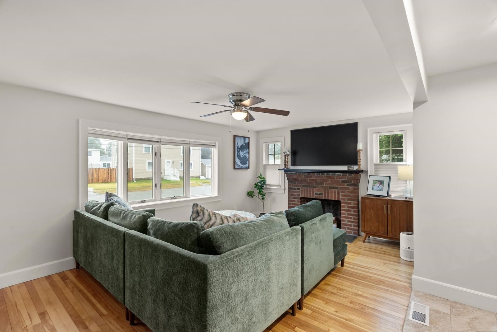 13 Rainbow Cir Peabody — Photo 4 of 32