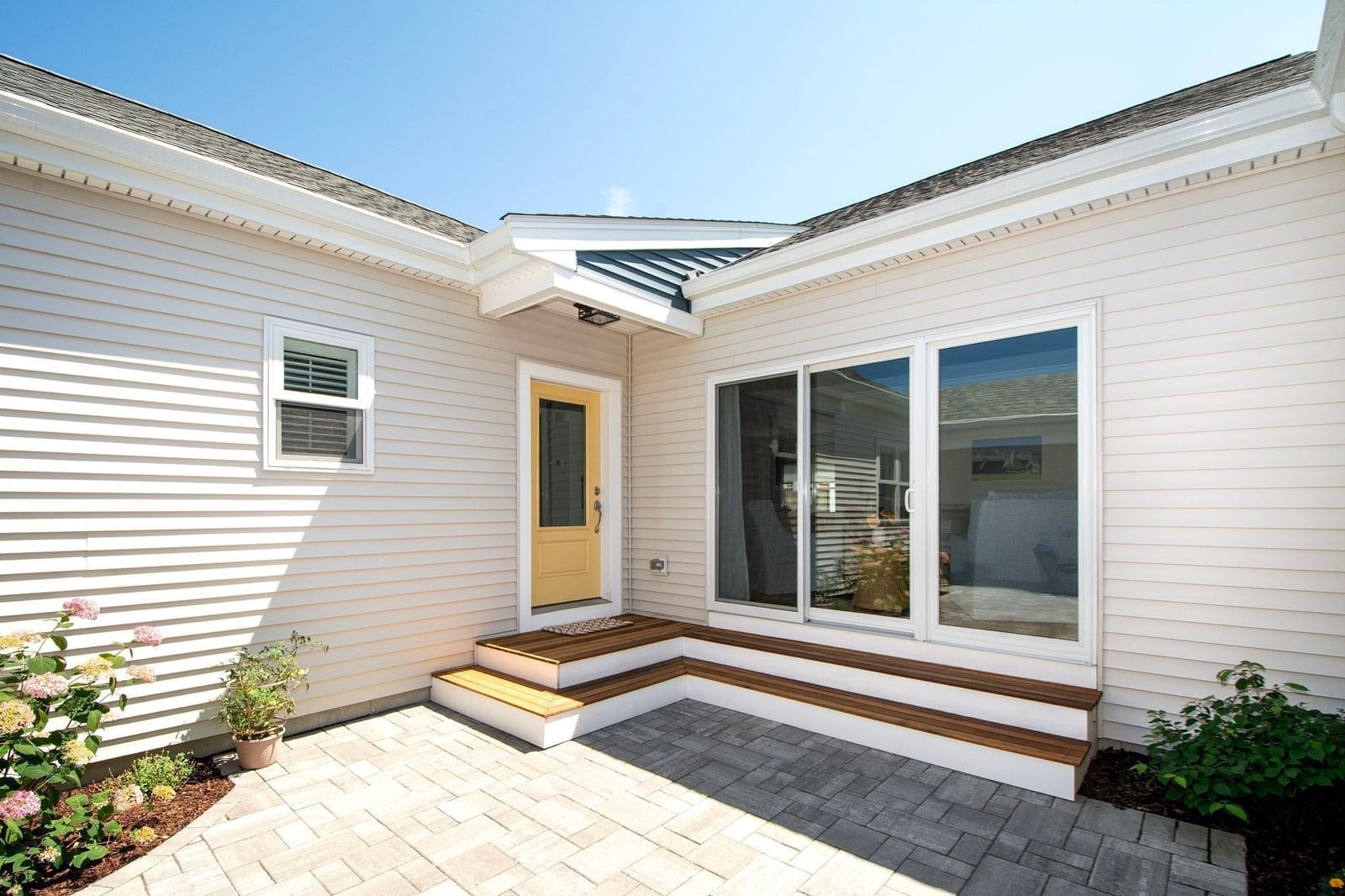 25 Outlook East Rd #25 Plymouth — Photo 4 of 27