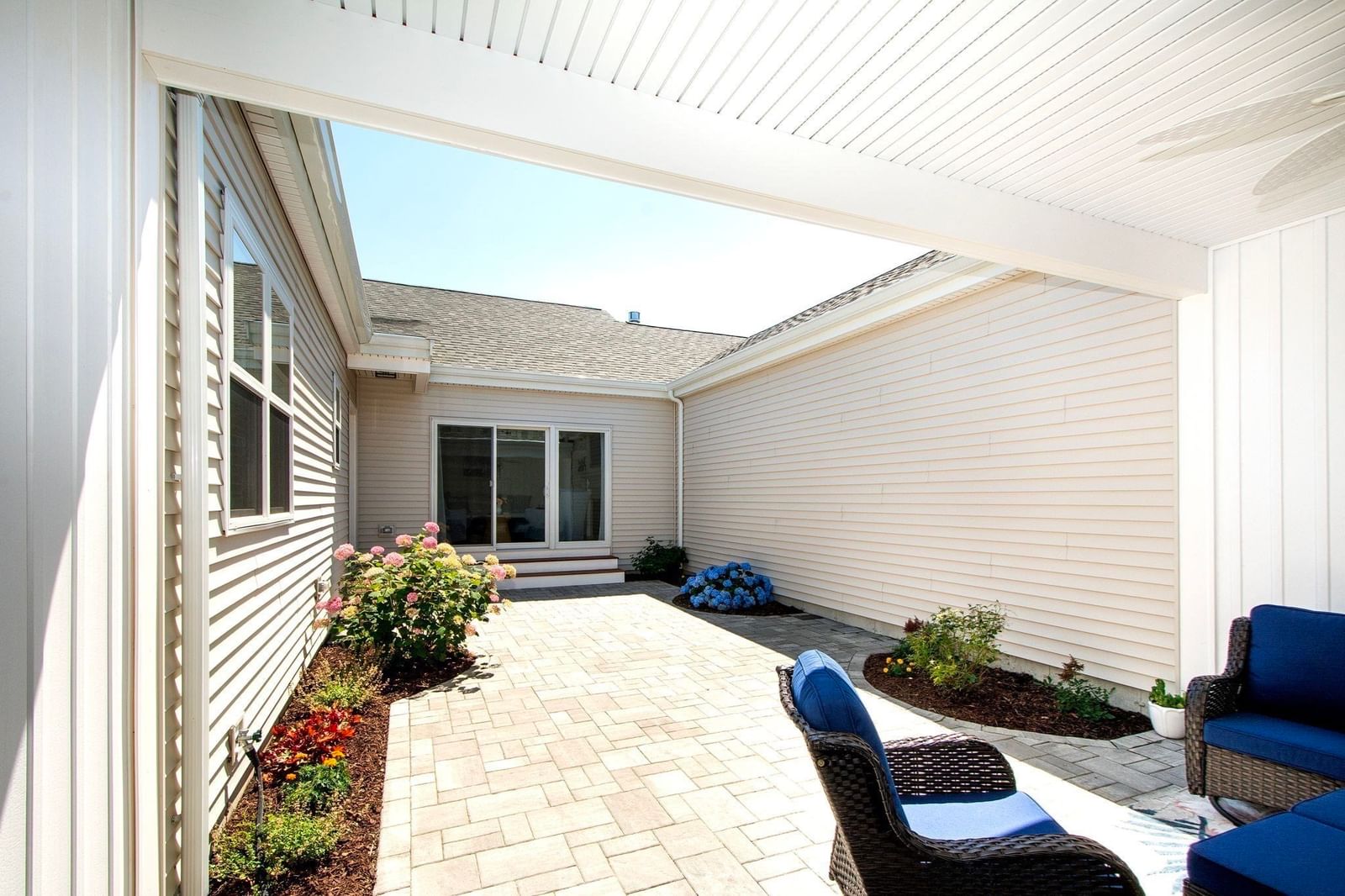 25 Outlook East Rd #25 Plymouth — Photo 5 of 27