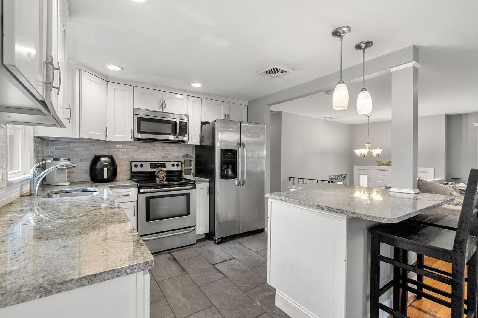 20 Robinhood Lane Billerica — Photo 5 of 34