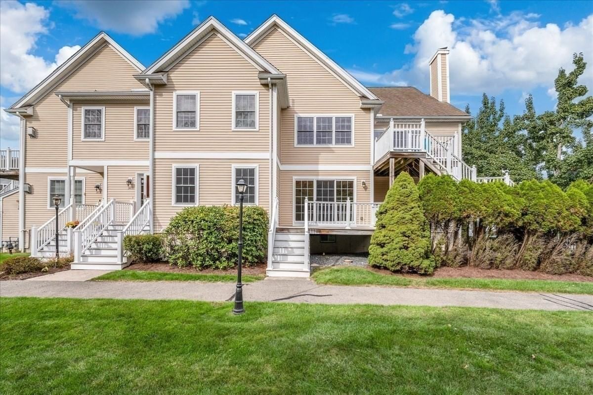 319 Hampton Way #319 Abington — Photo 2 of 26