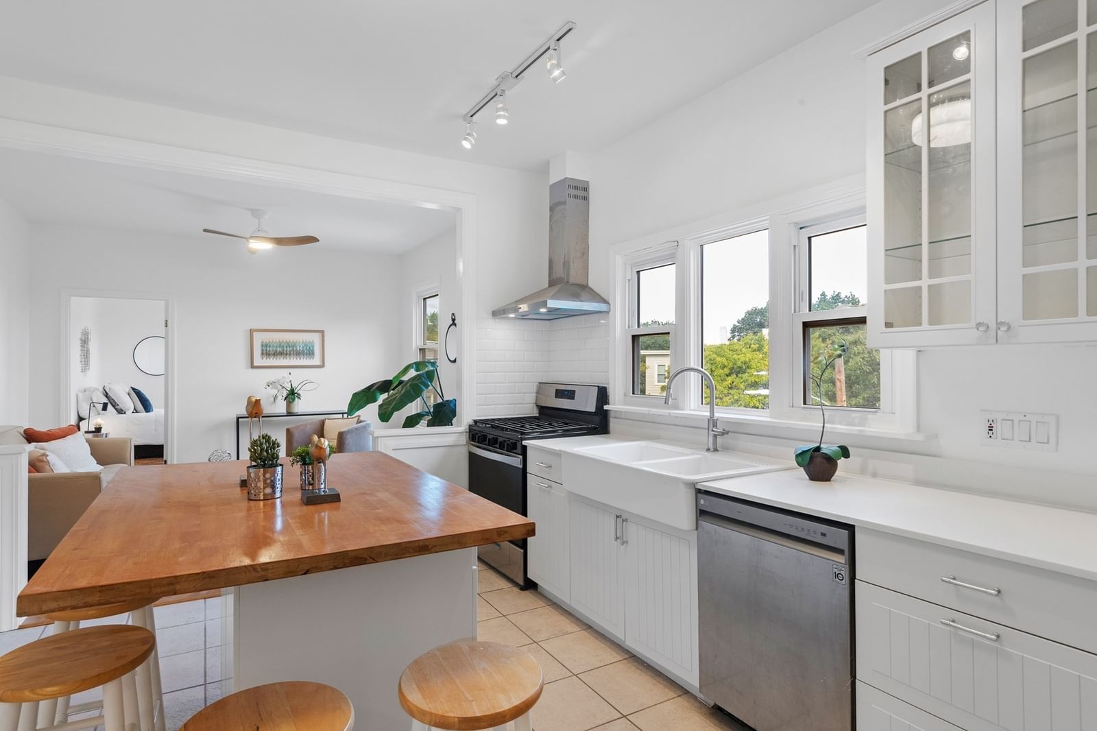 133 Webster Avenue #3 Cambridge — Photo 8 of 25