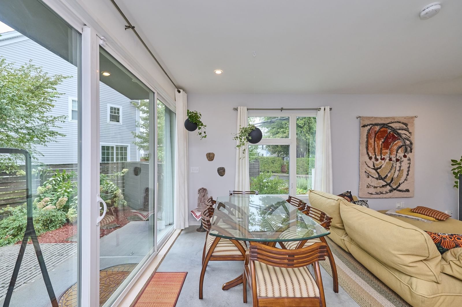 66 Catherine St #66 Boston — Photo 2 of 38