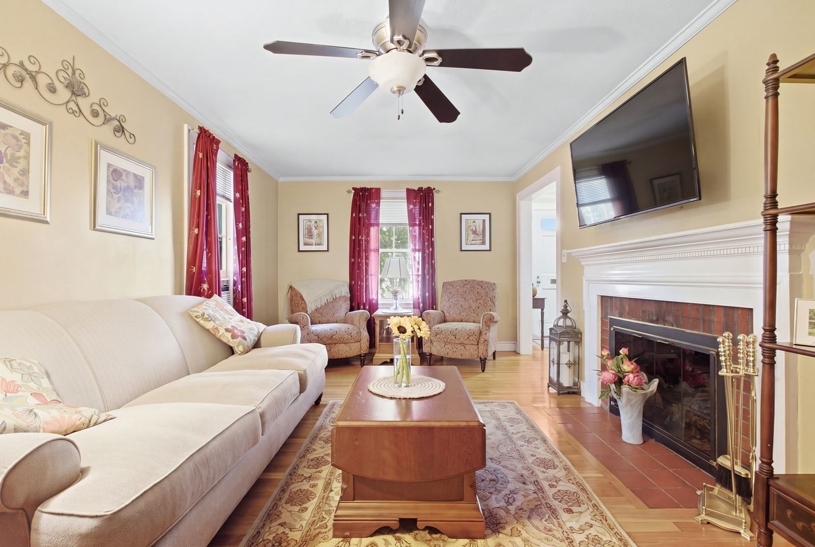 24 Vokes Terrace Lynnfield — Photo 6 of 31