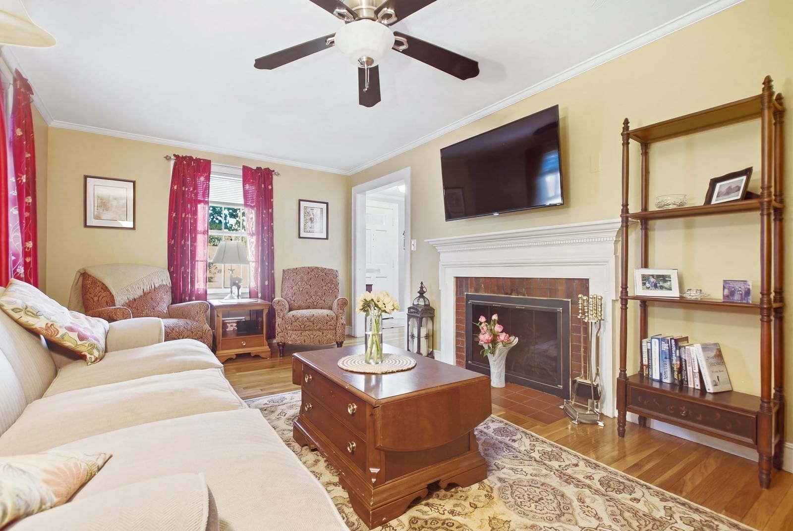 24 Vokes Terrace Lynnfield — Photo 7 of 31