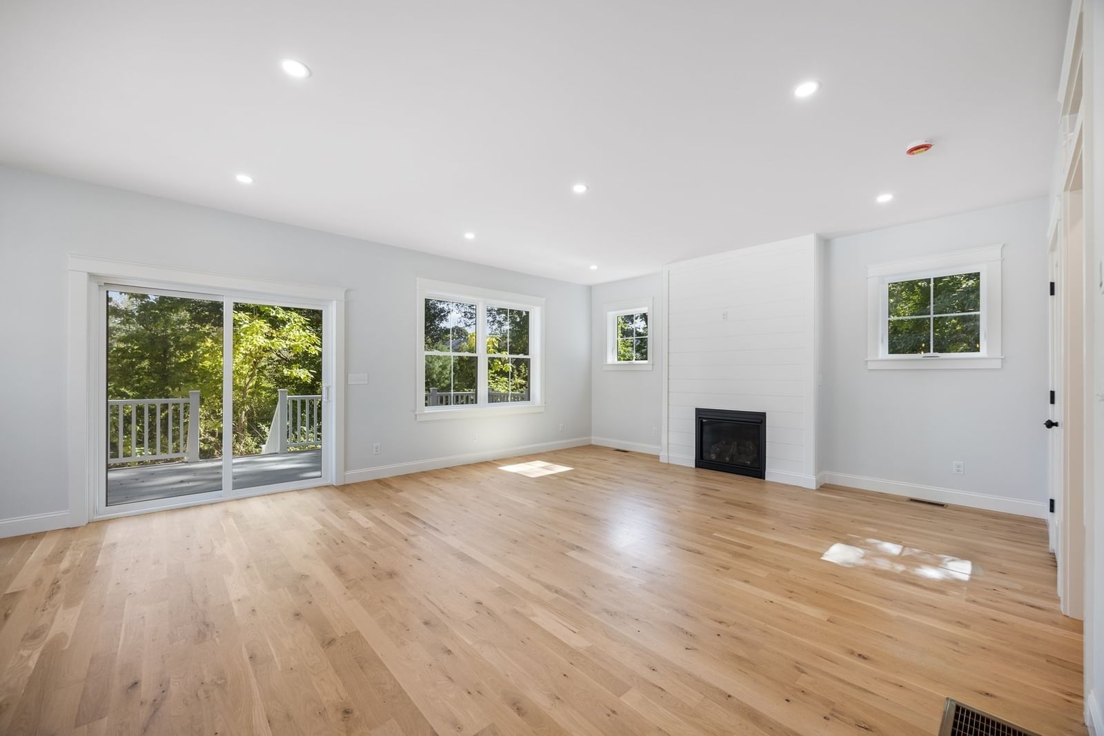 48 Beach Rd Salisbury — Photo 9 of 42