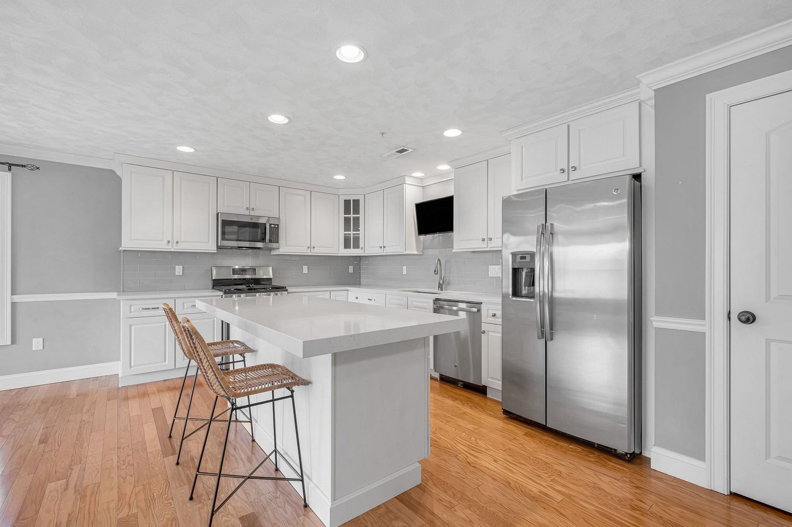 15 Church St #304 Wilmington — Photo 3 of 38