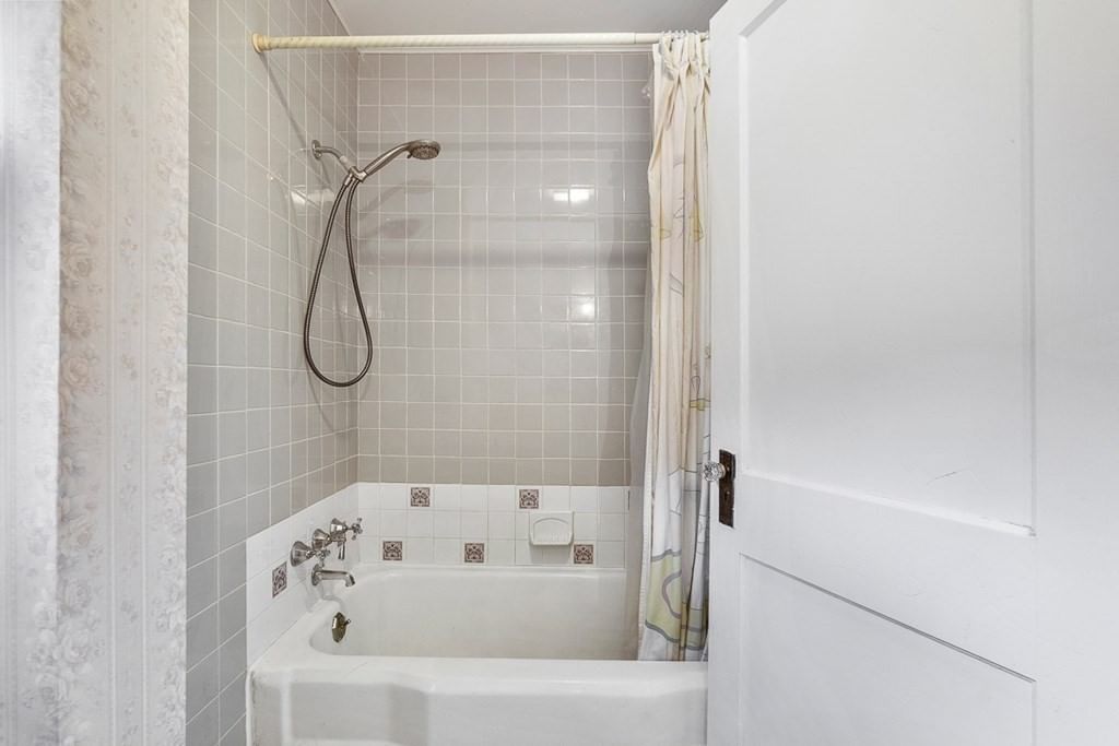 509 Ashby State Rd Fitchburg — Photo 2 of 42