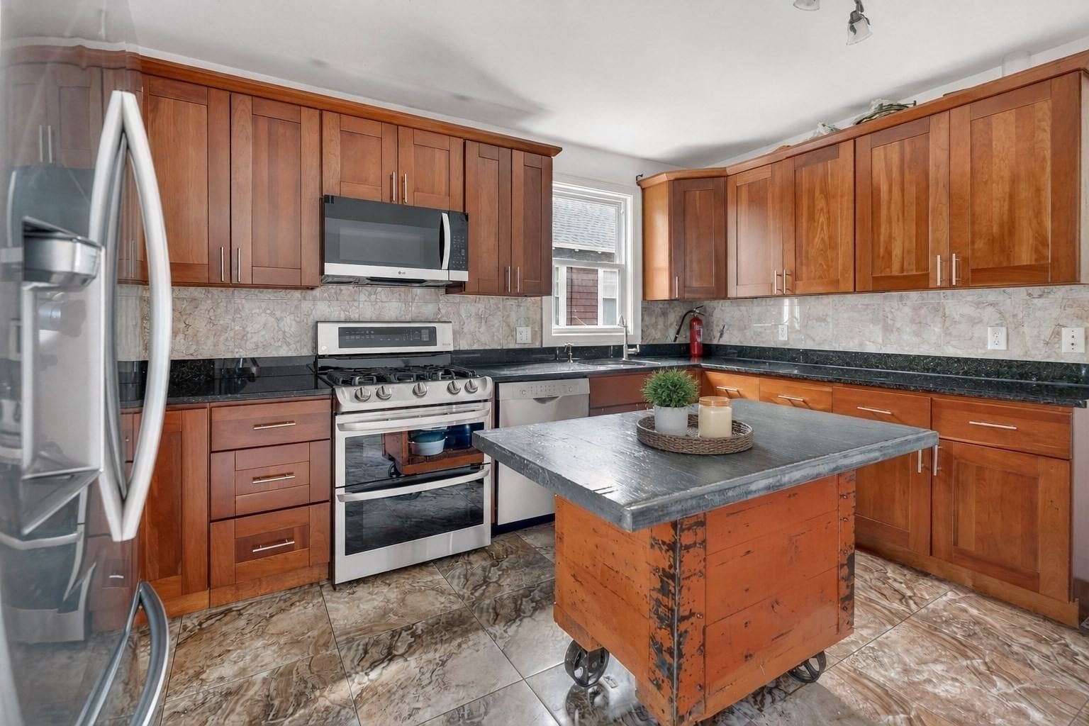 18 Vincent Ave #18 Belmont — Photo 3 of 27
