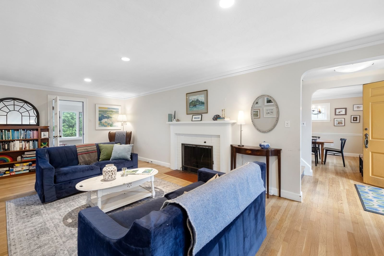 15 Eustis Street Arlington — Photo 12 of 41