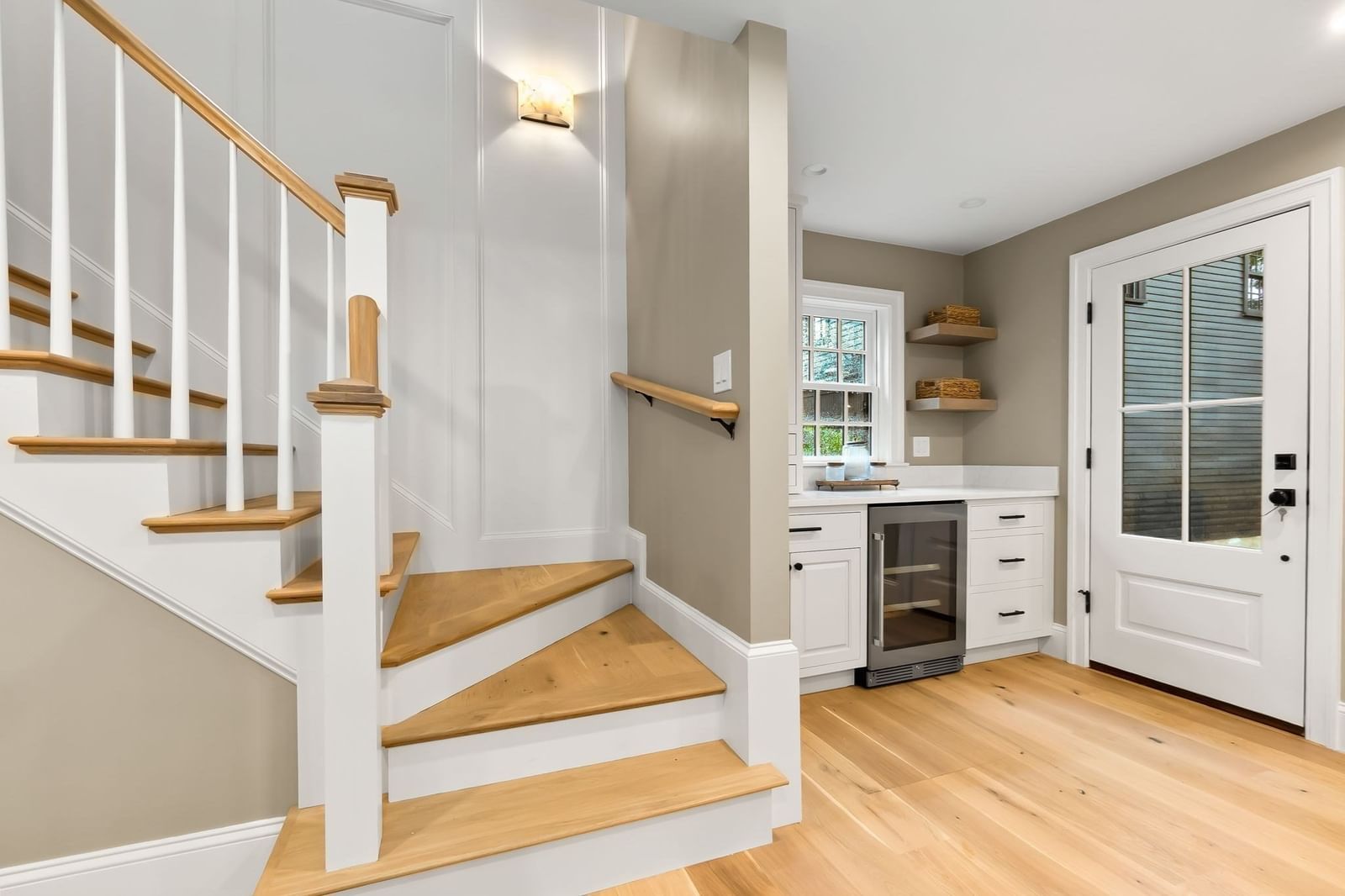 15 Broad St Newburyport — Photo 18 of 42