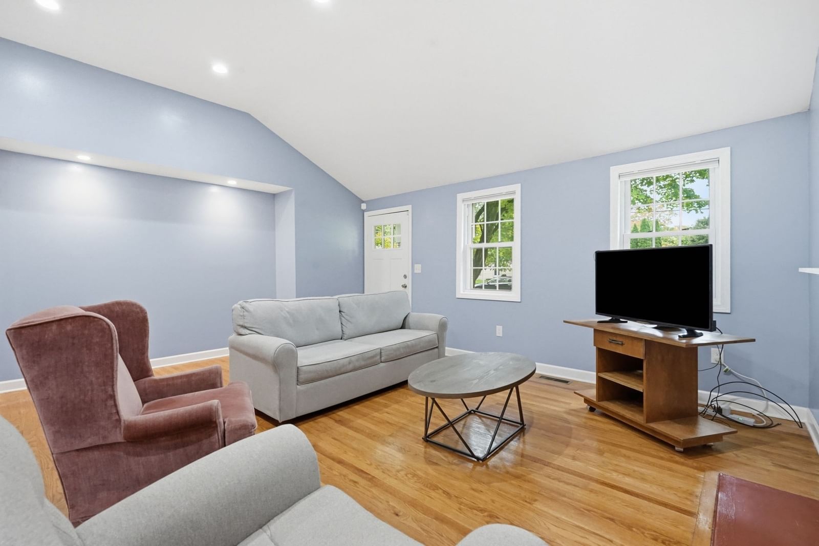 43 Pine Acre Rd Springfield — Photo 7 of 40