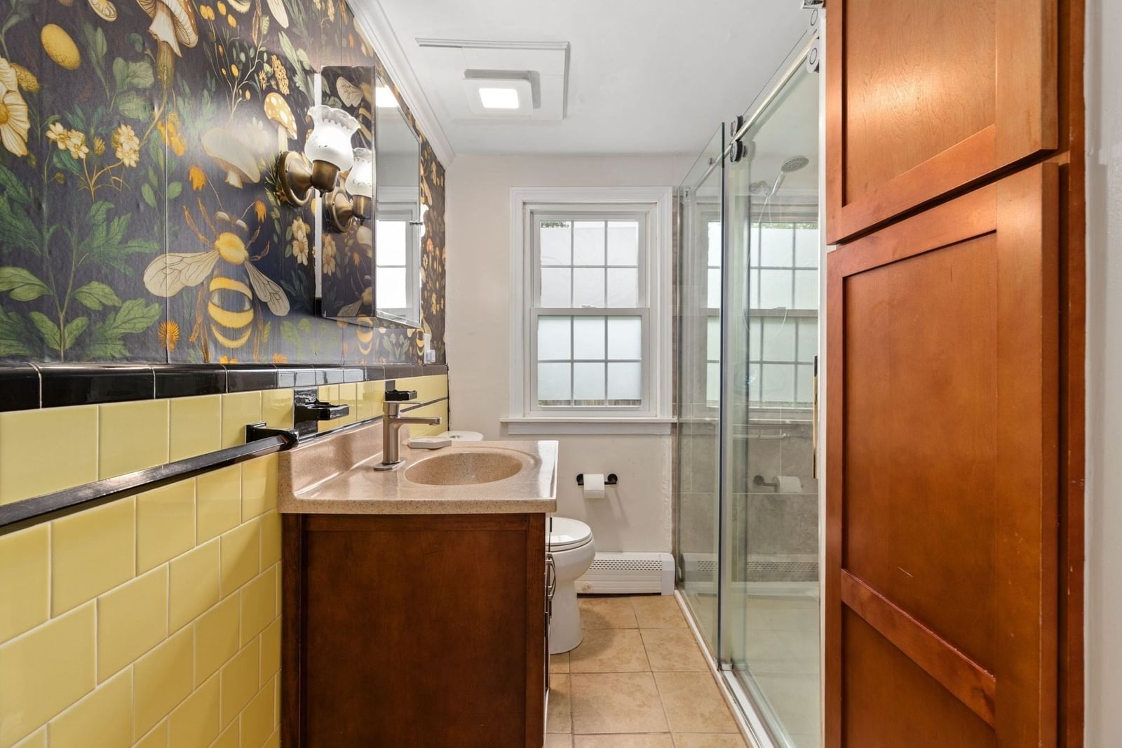 105 Patterson St Attleboro — Photo 11 of 26