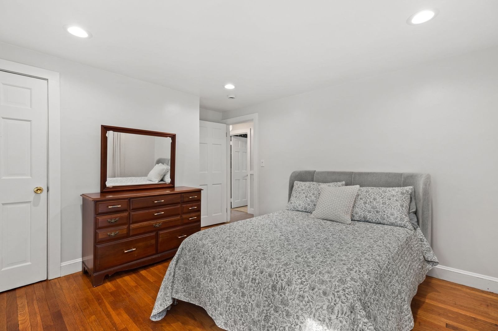 105 Patterson St Attleboro — Photo 13 of 26