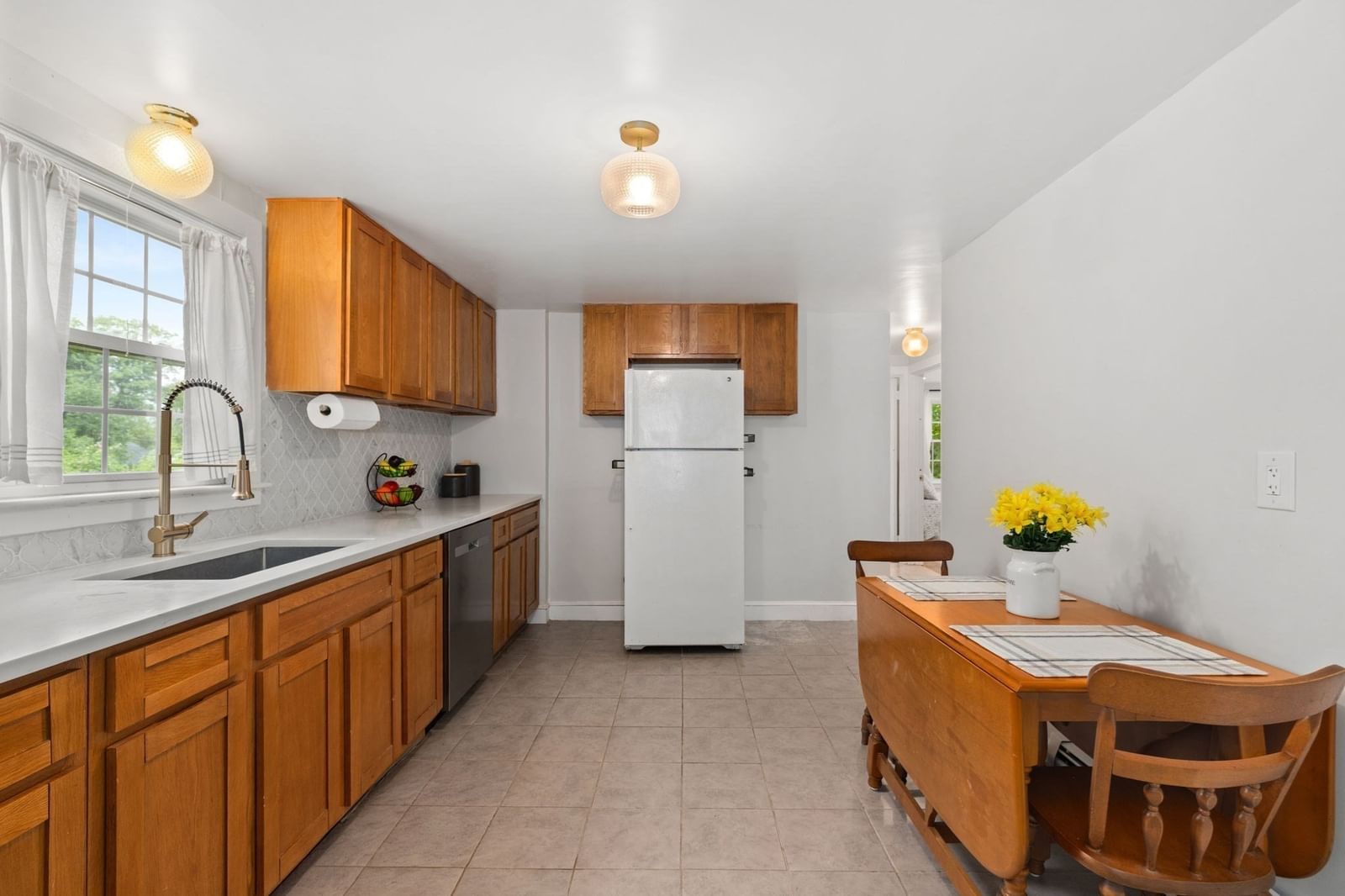 105 Patterson St Attleboro — Photo 6 of 26