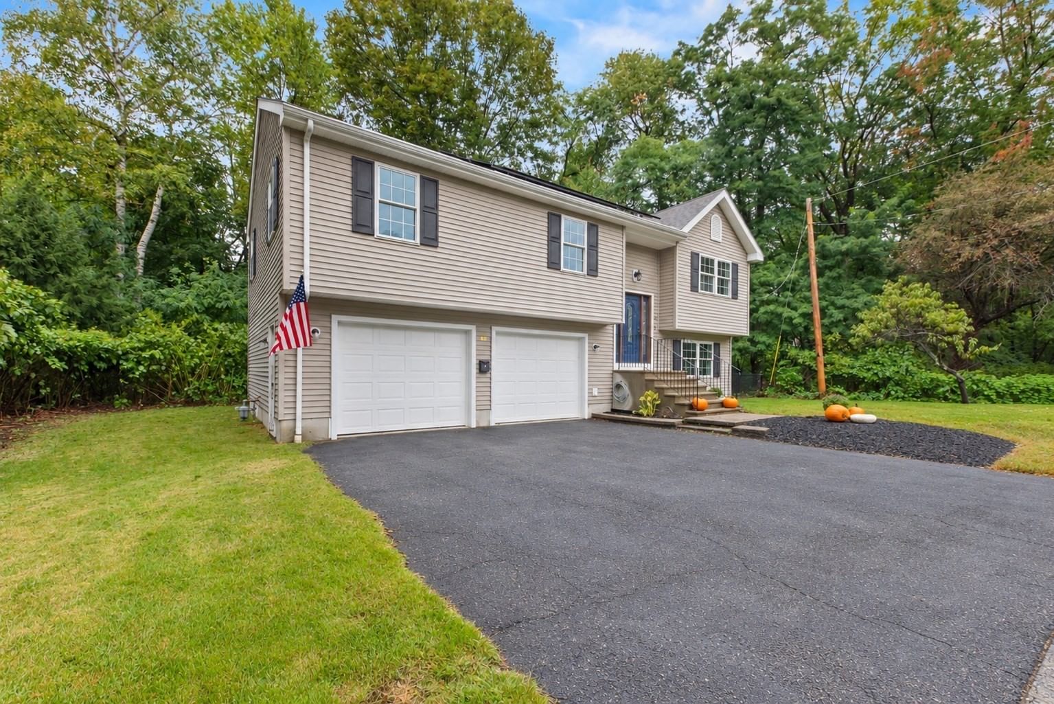 15 Tory Fort Ln Worcester — Photo 3 of 29