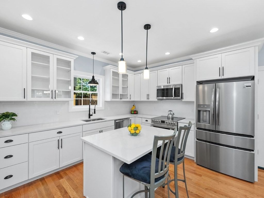 26 Fuller Street #2 Waltham — Photo 3 of 40