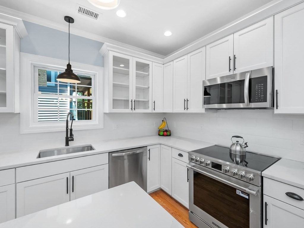 26 Fuller Street #2 Waltham — Photo 4 of 40