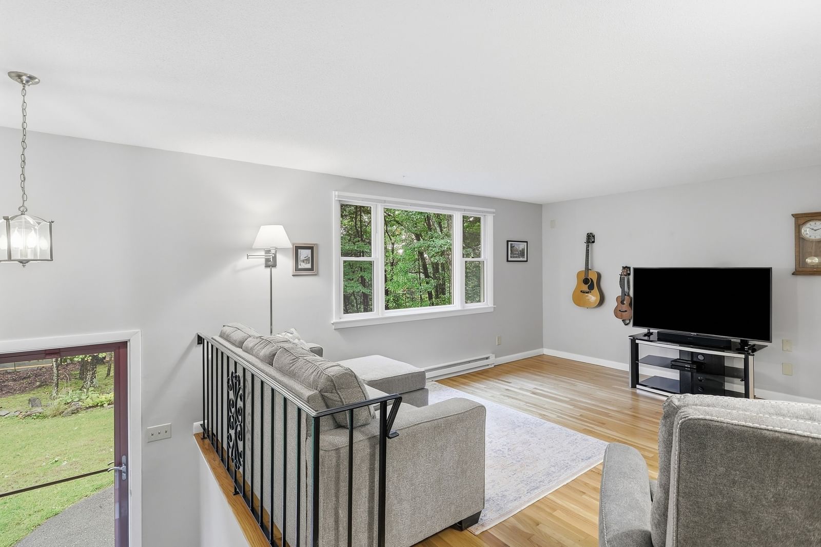 10 Beaver Brook Road Littleton — Photo 2 of 31