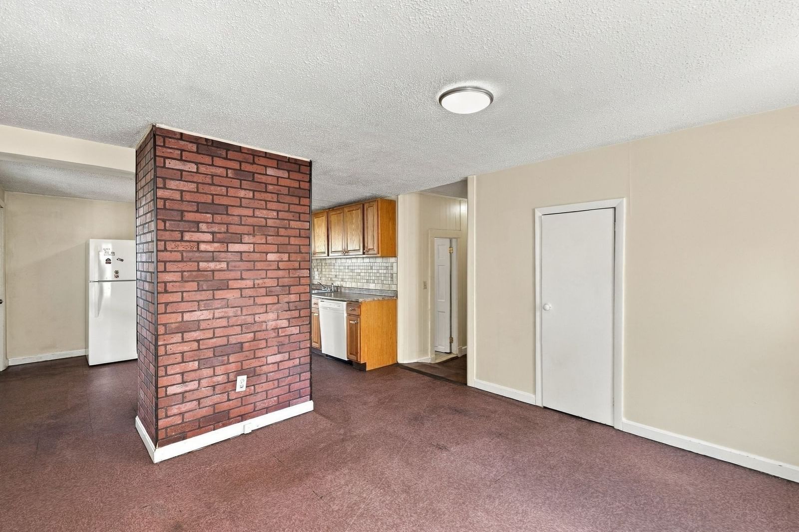 6-8 Marmion St Boston — Photo 7 of 41