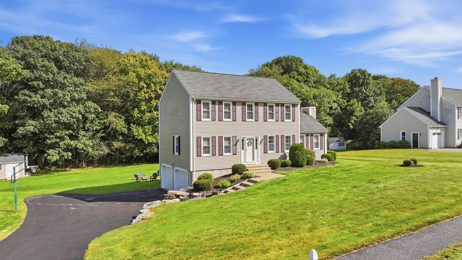 16 Cedar Hill Rd Sutton — Photo 3 of 39
