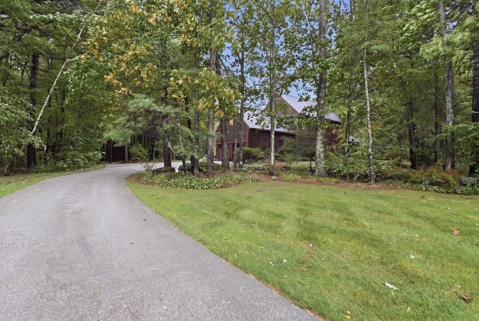 9 Fox Run Dr Haverhill — Photo 3 of 42