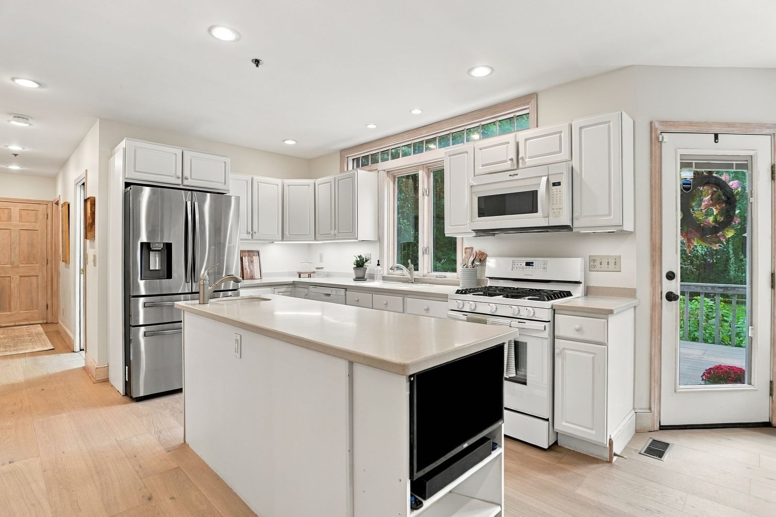 9 Fox Run Dr Haverhill — Photo 5 of 42