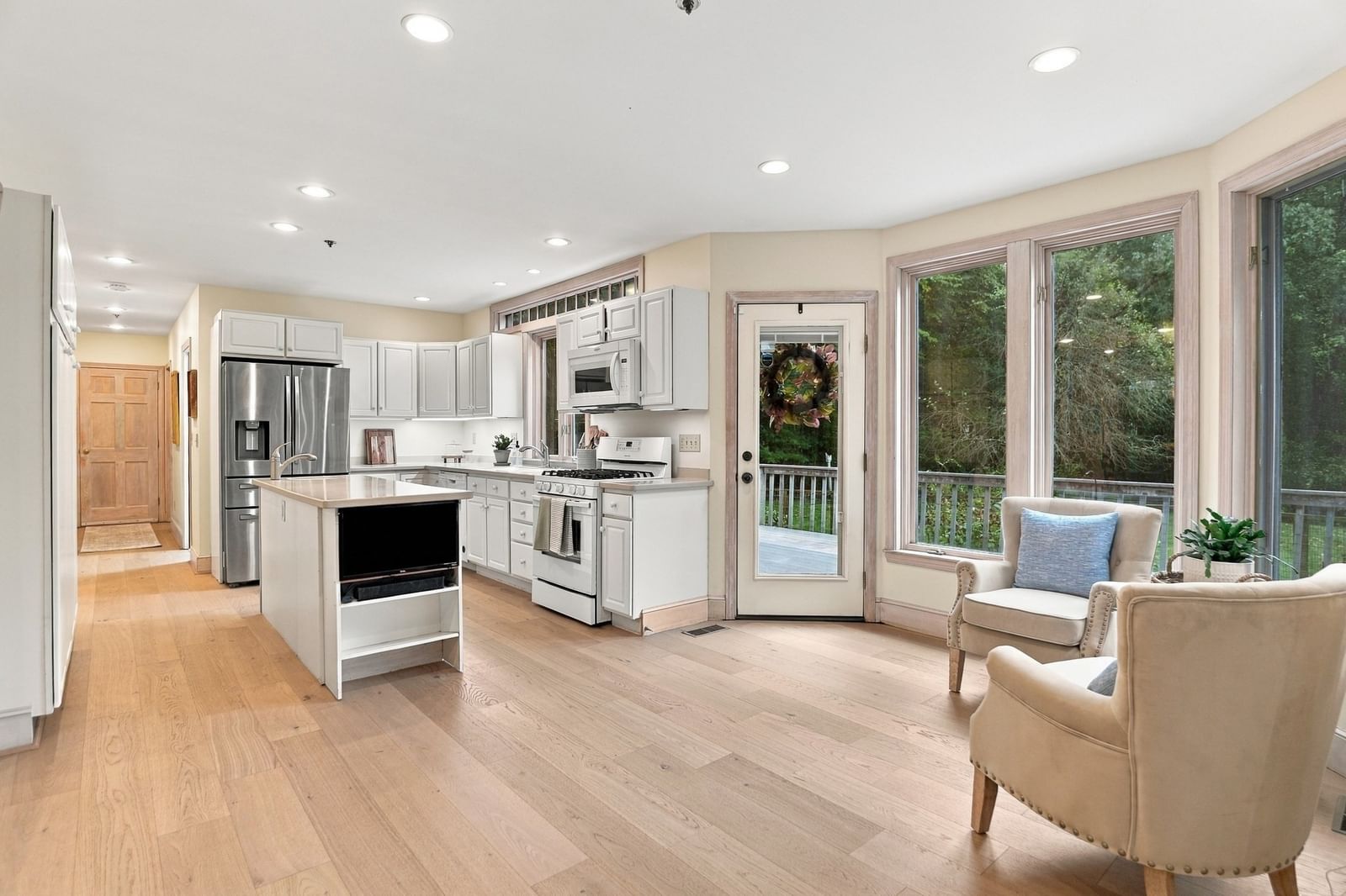 9 Fox Run Dr Haverhill — Photo 7 of 42