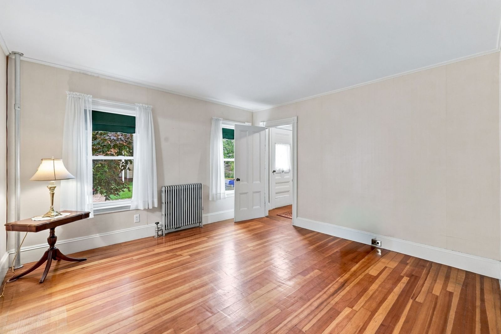 12 Collins St Newburyport — Photo 2 of 30