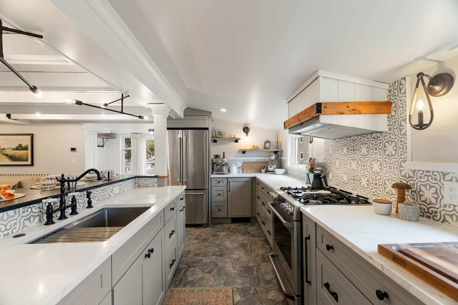 4 Tibbetts Ave Danvers — Photo 11 of 35