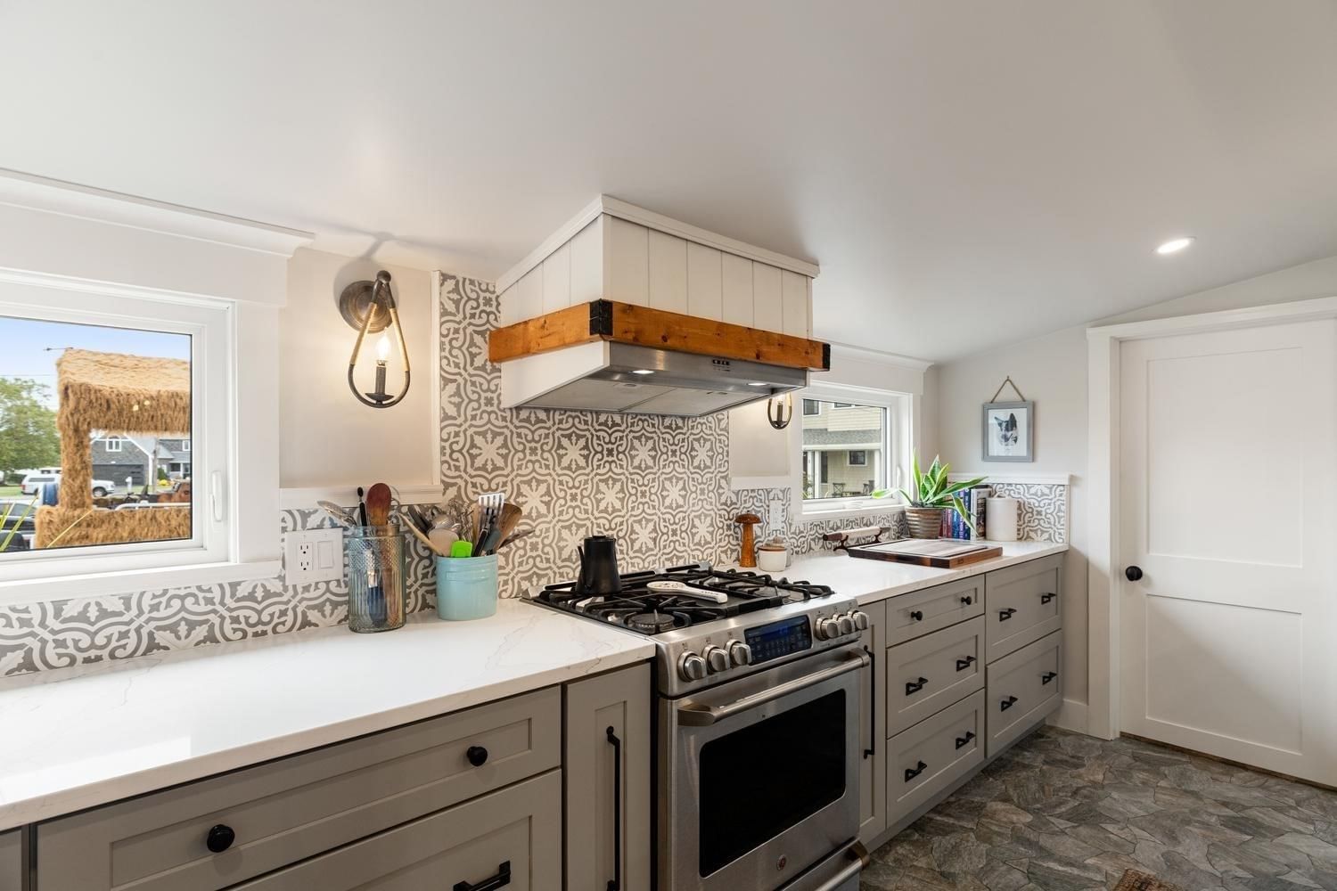 4 Tibbetts Ave Danvers — Photo 13 of 35