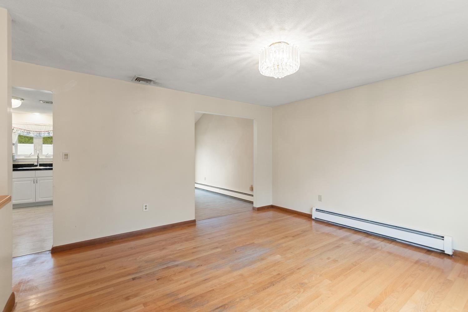 12 Marion Ave Beverly — Photo 9 of 29