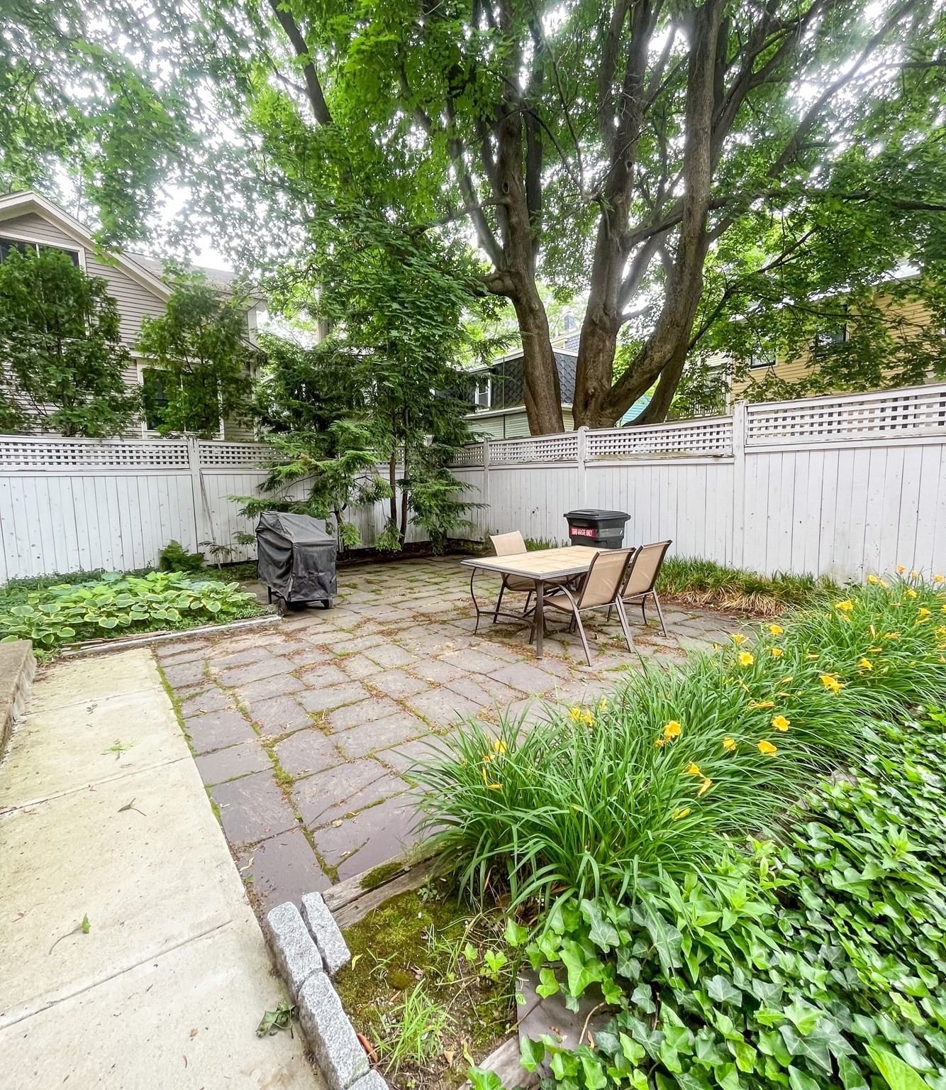 35 William St #2 Cambridge — Photo 11 of 12