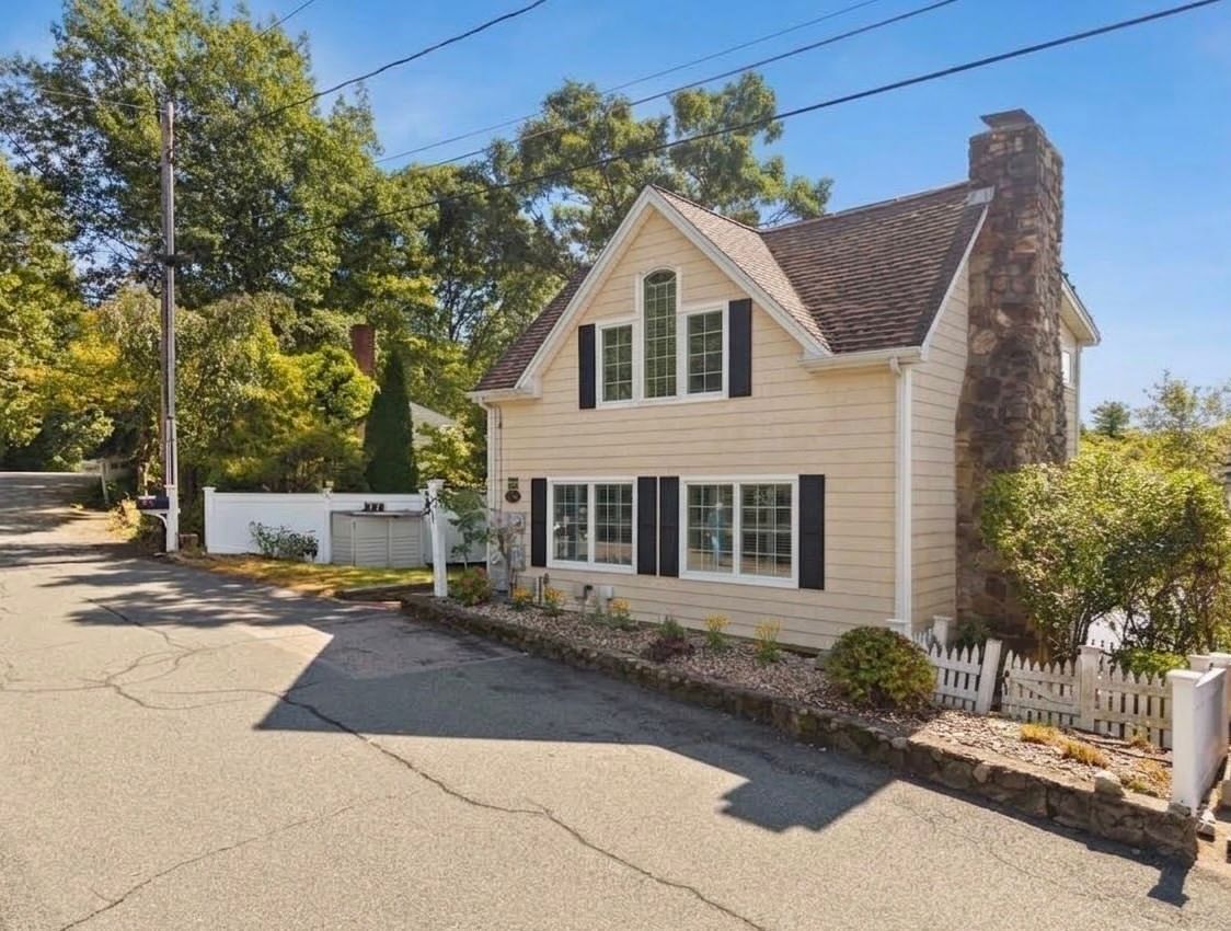 Property at 75 Gilmore Rd, Wrentham, MA 02093