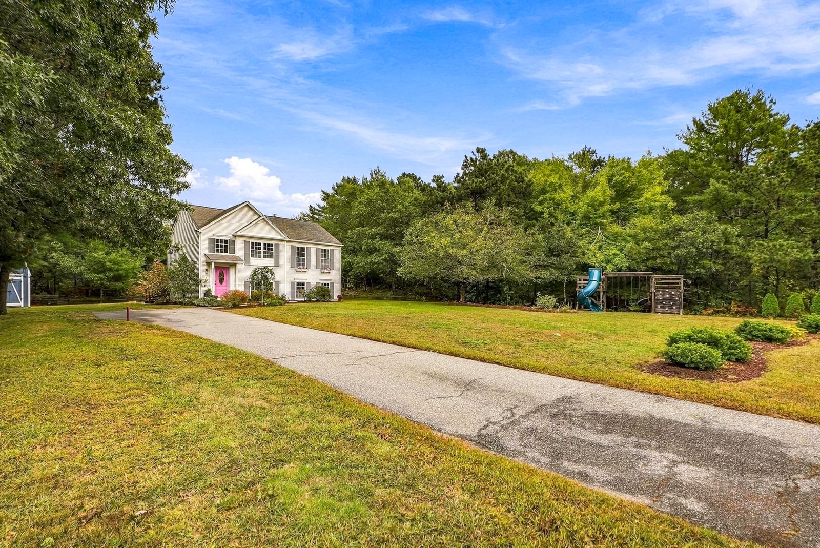 8 Thompson Cir Plymouth — Photo 5 of 41