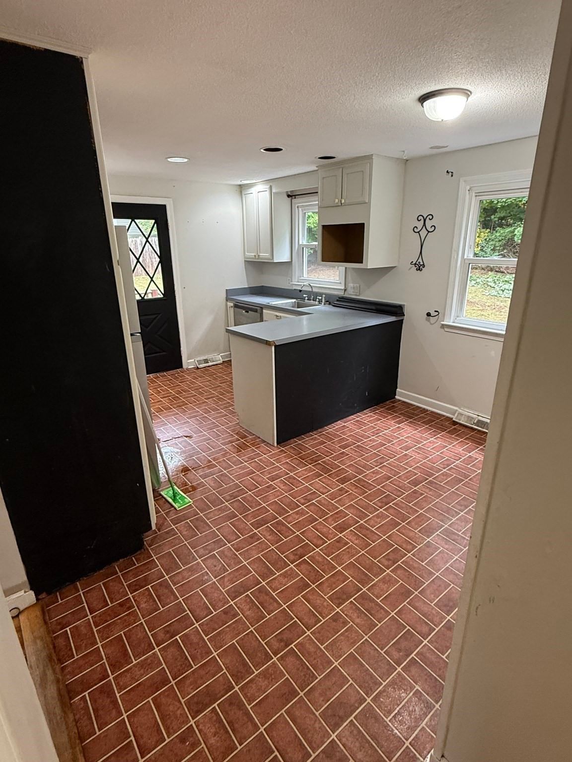 61 N Main St Bellingham — Photo 10 of 31