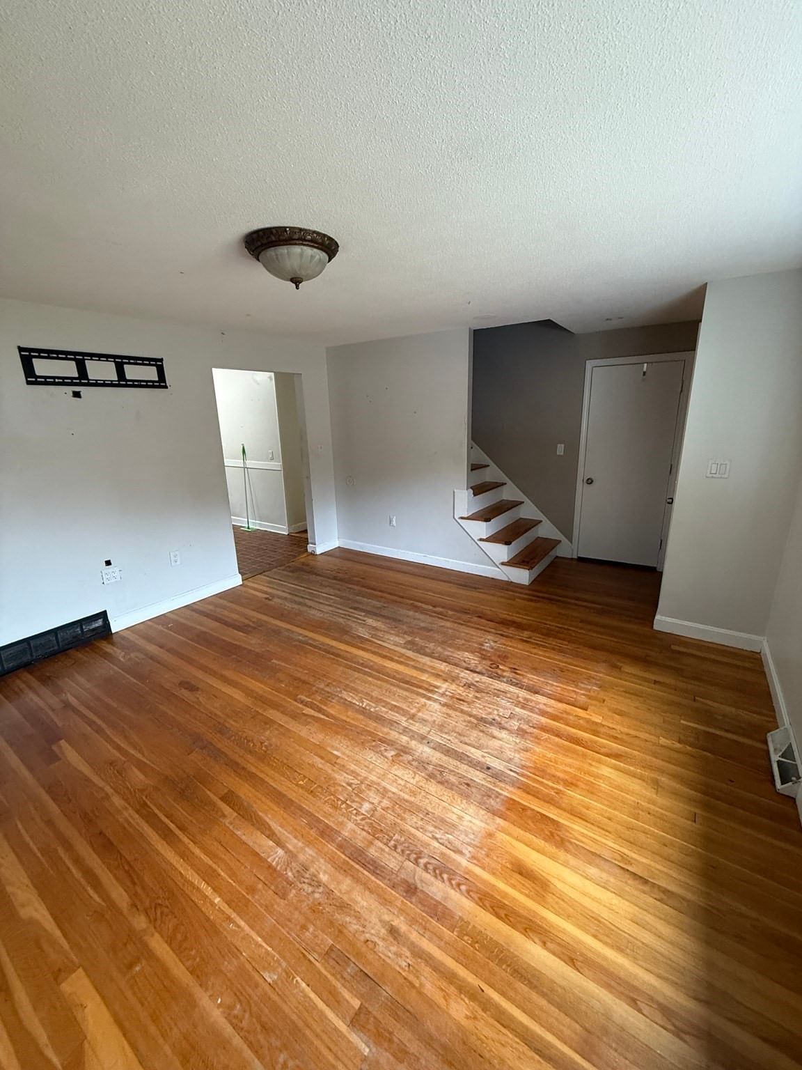 61 N Main St Bellingham — Photo 4 of 31
