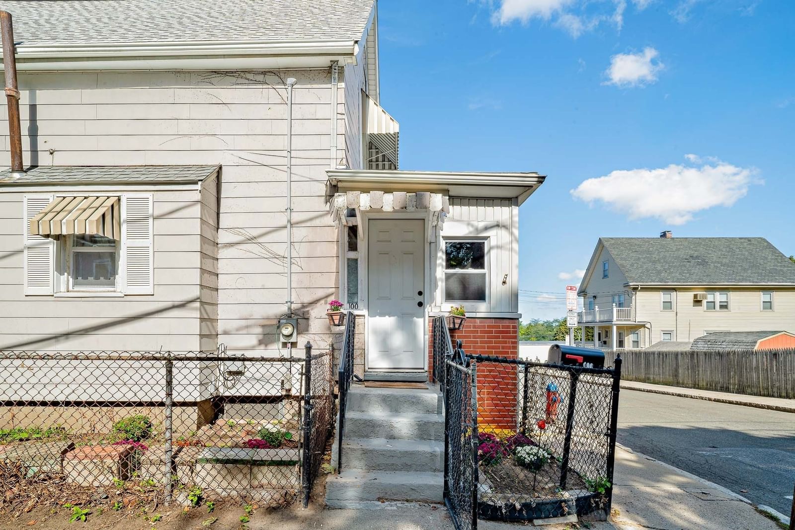 100 Fremont St Somerville — Photo 14 of 15