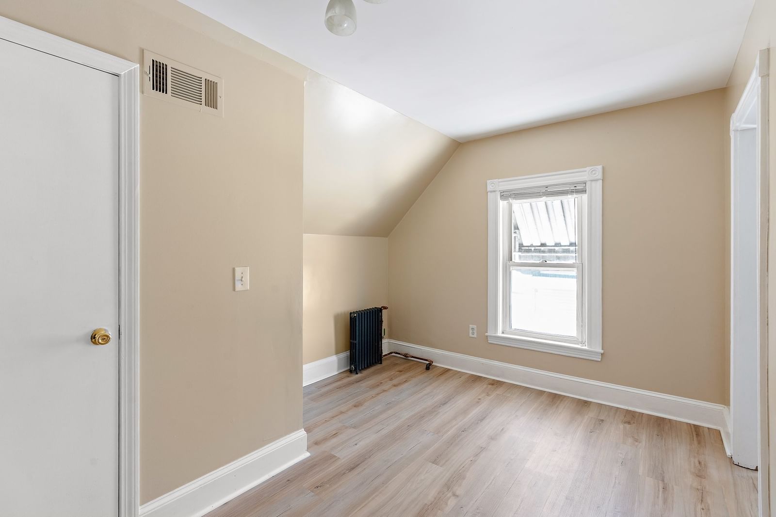 100 Fremont St Somerville — Photo 9 of 15