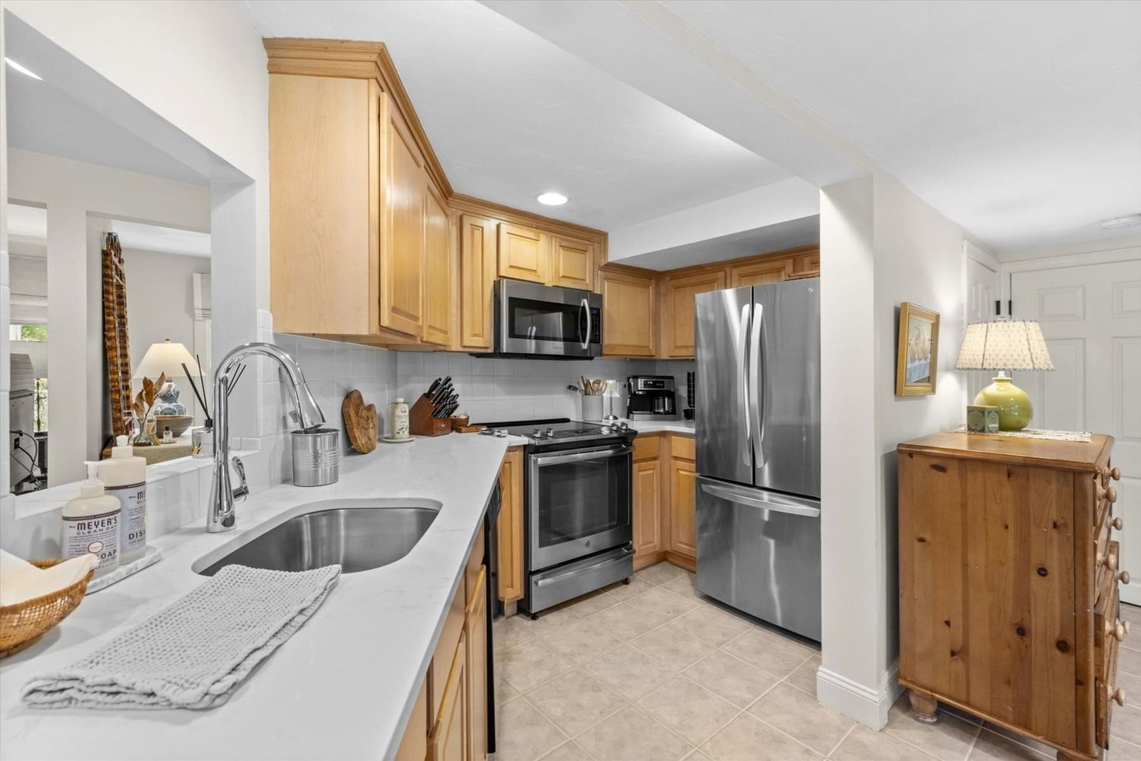 154 Clapp Rd Scituate — Photo 10 of 26