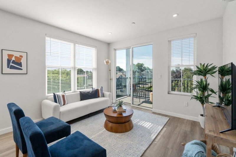 10 Somerset Unit 307