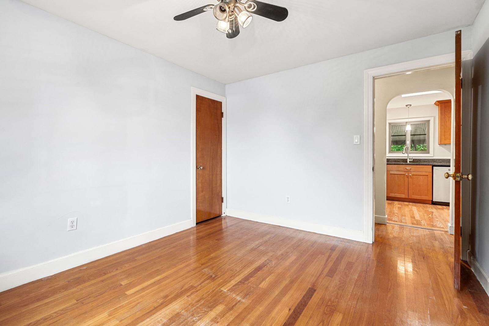 422 Mystic Street Arlington — Photo 11 of 42