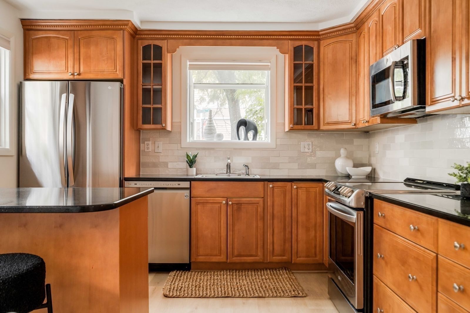 235 Cardinal Medeiros Avenue Cambridge — Photo 12 of 25
