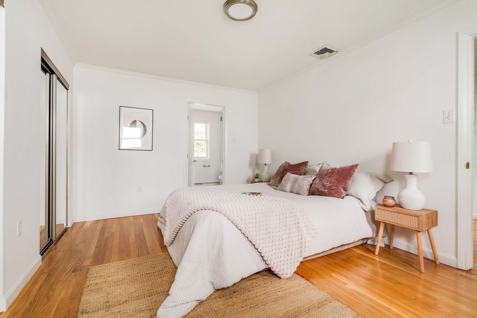 235 Cardinal Medeiros Avenue Cambridge — Photo 17 of 25