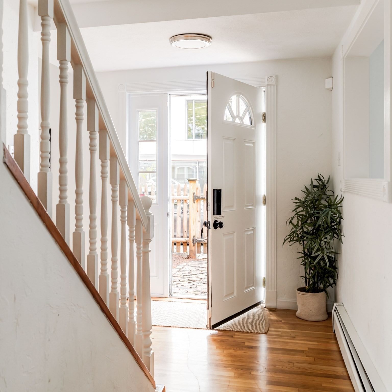 235 Cardinal Medeiros Avenue Cambridge — Photo 2 of 25