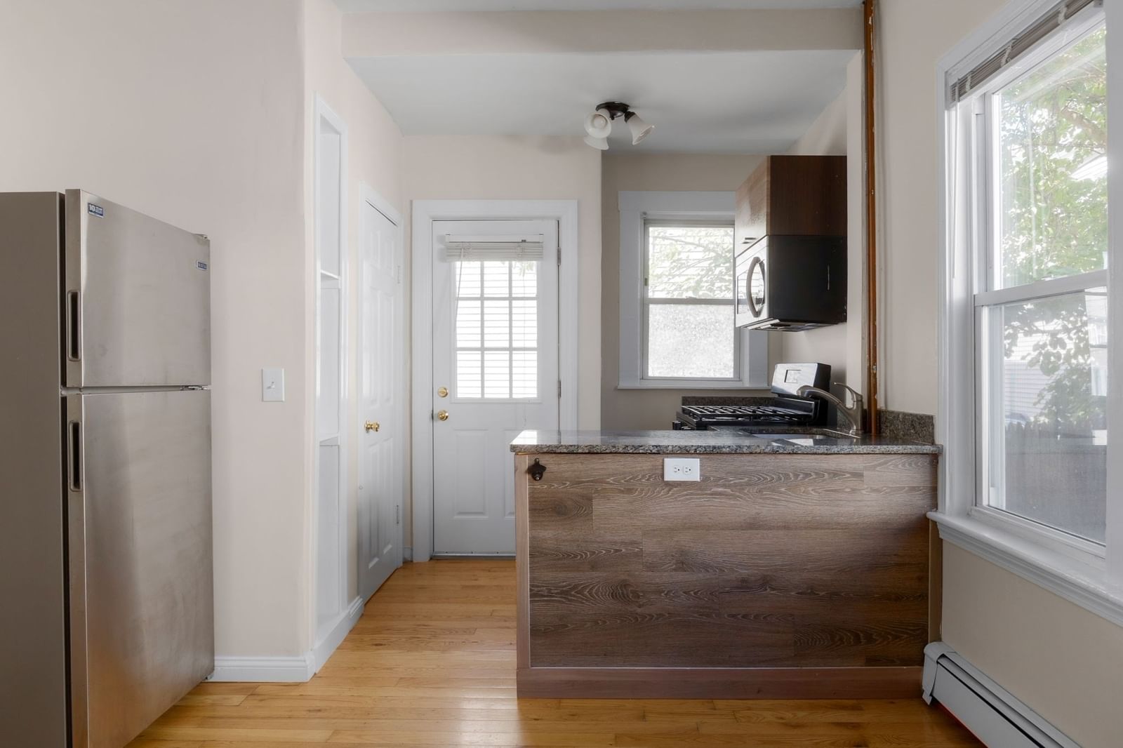 40 Plymouth St Everett — Photo 6 of 29